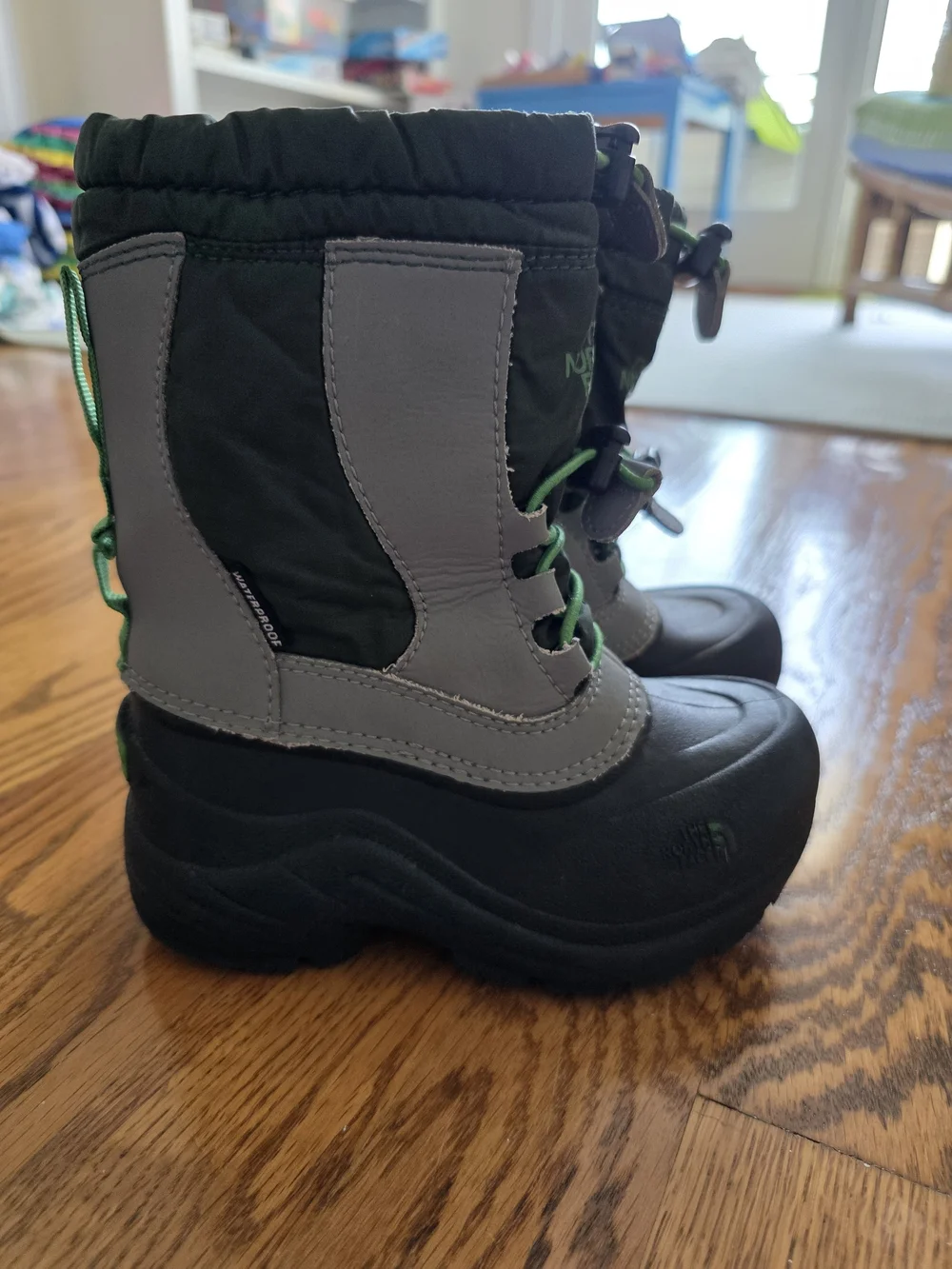 The North Face Kids' Green & Gray Winter Snow Boots